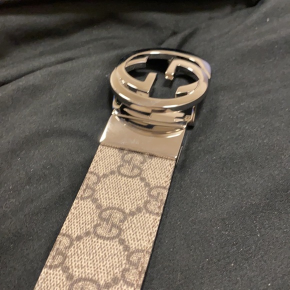 Belt too small for me, it is a reversible Gucci belt beige and black - Picture 3 of 3